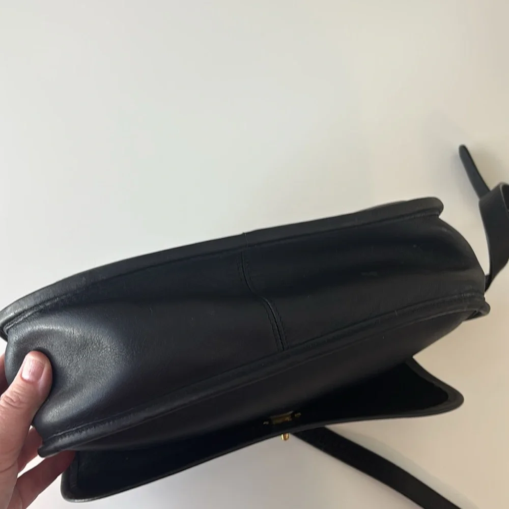 Coach | City Bag #9790 in Black stunning condition - Picture 9 of 14